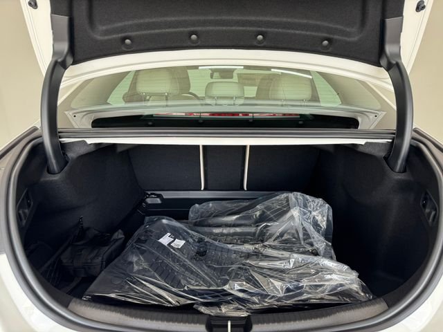 New 2026  Mercedes-Benz C 300 image 9