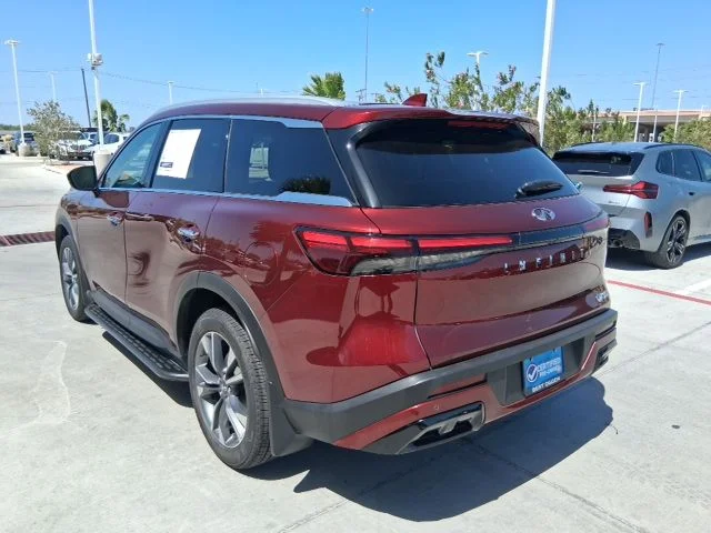 Used 2024 Red INFINITI LUXE image 4