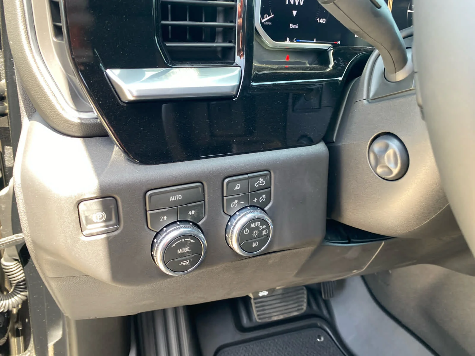 New 2026 Onyx Black GMC SLT image 12