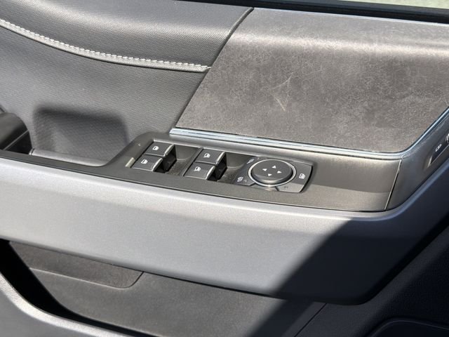 Used 2025 Red Ford XLT image 22