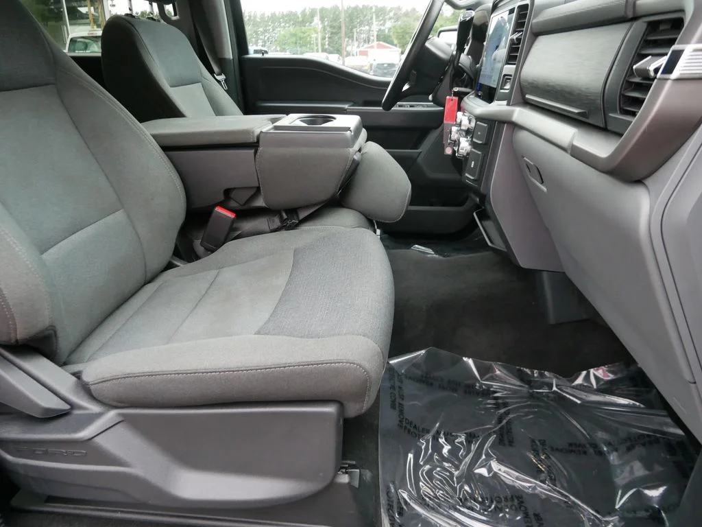 Used 2025 Black Ford XLT image 10