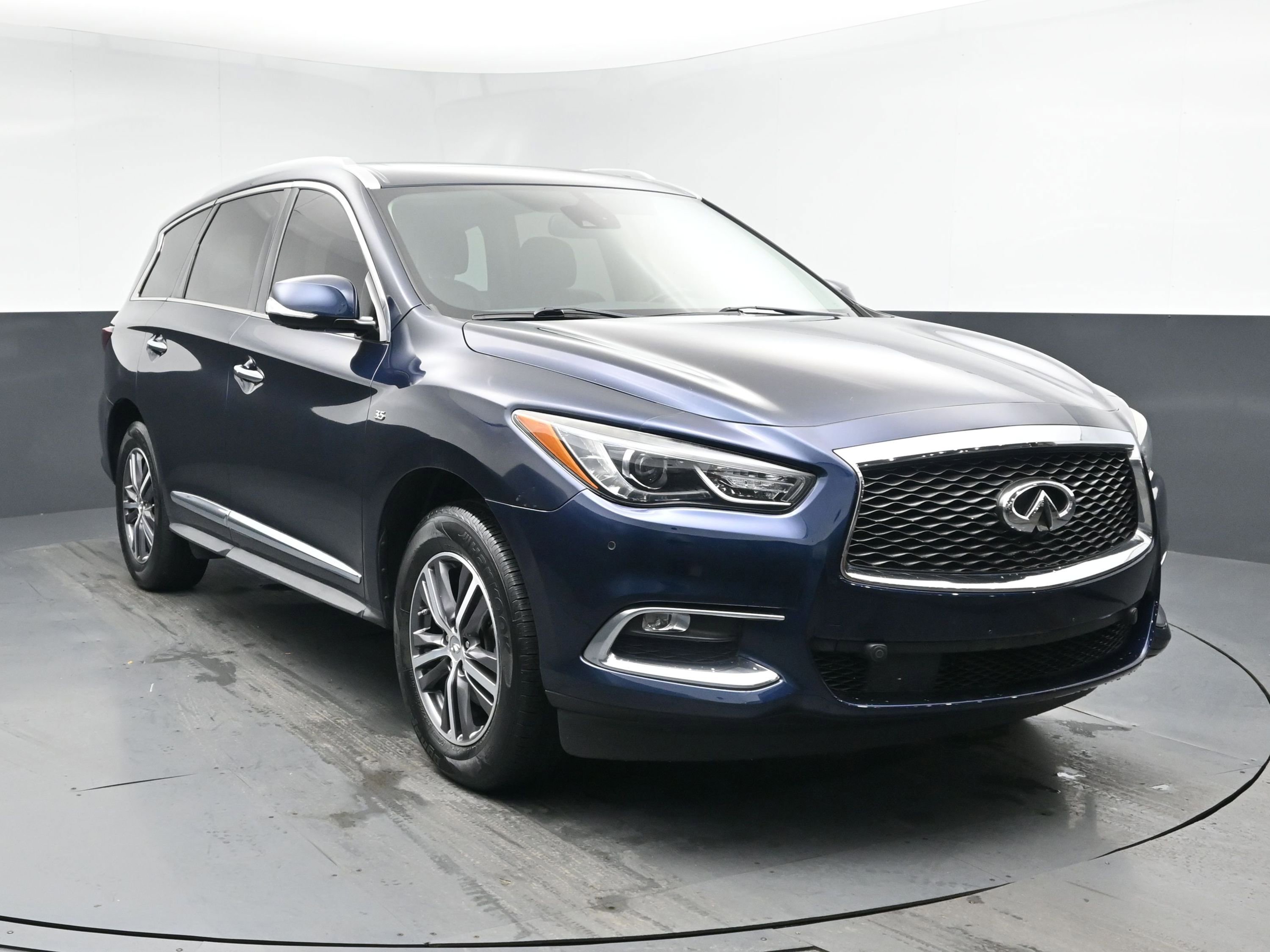 Used 2019 INFINITI QX60 LUXE with VIN 5N1DL0MM3KC523368 for sale in Freeport, NY