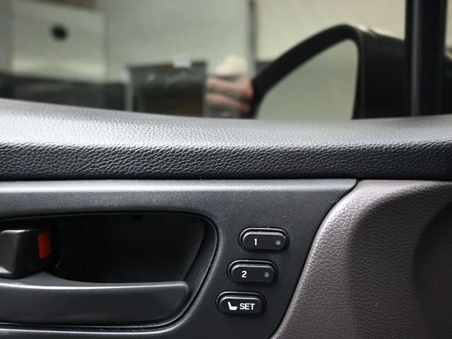 Used 2019 Silver Honda EX-L image 16