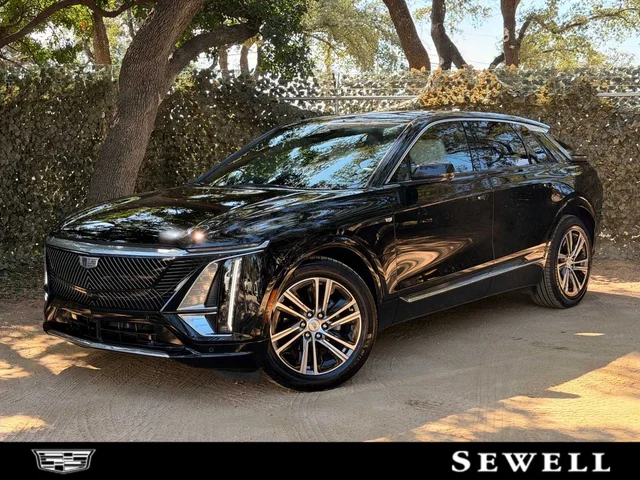 2024 Cadillac LYRIQ Luxury 1
