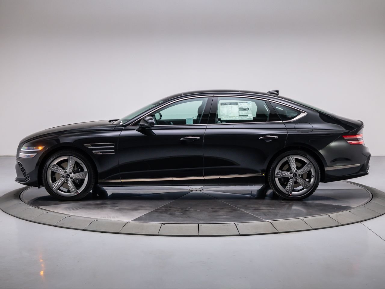 New 2026 Vik Black Genesis 3.5T SPORT PRESTIGE image 2