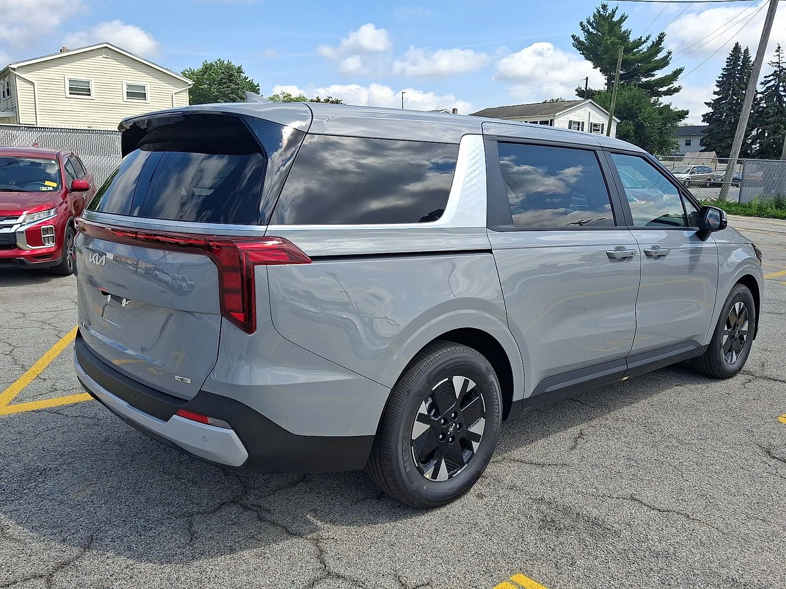 New 2027 Silver Kia LXS image 3