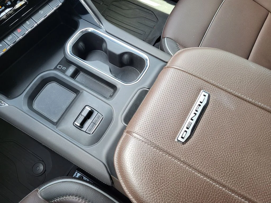 Used 2024 White Frost Tricoat GMC Denali image 16