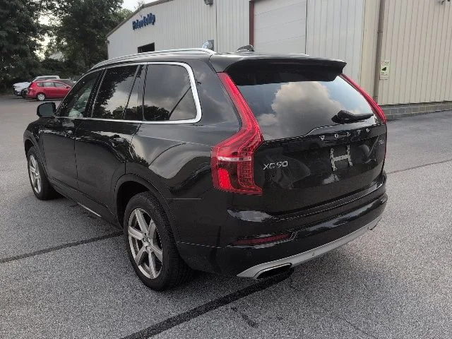 Used 2020 Black Volvo T6 Momentum image 6