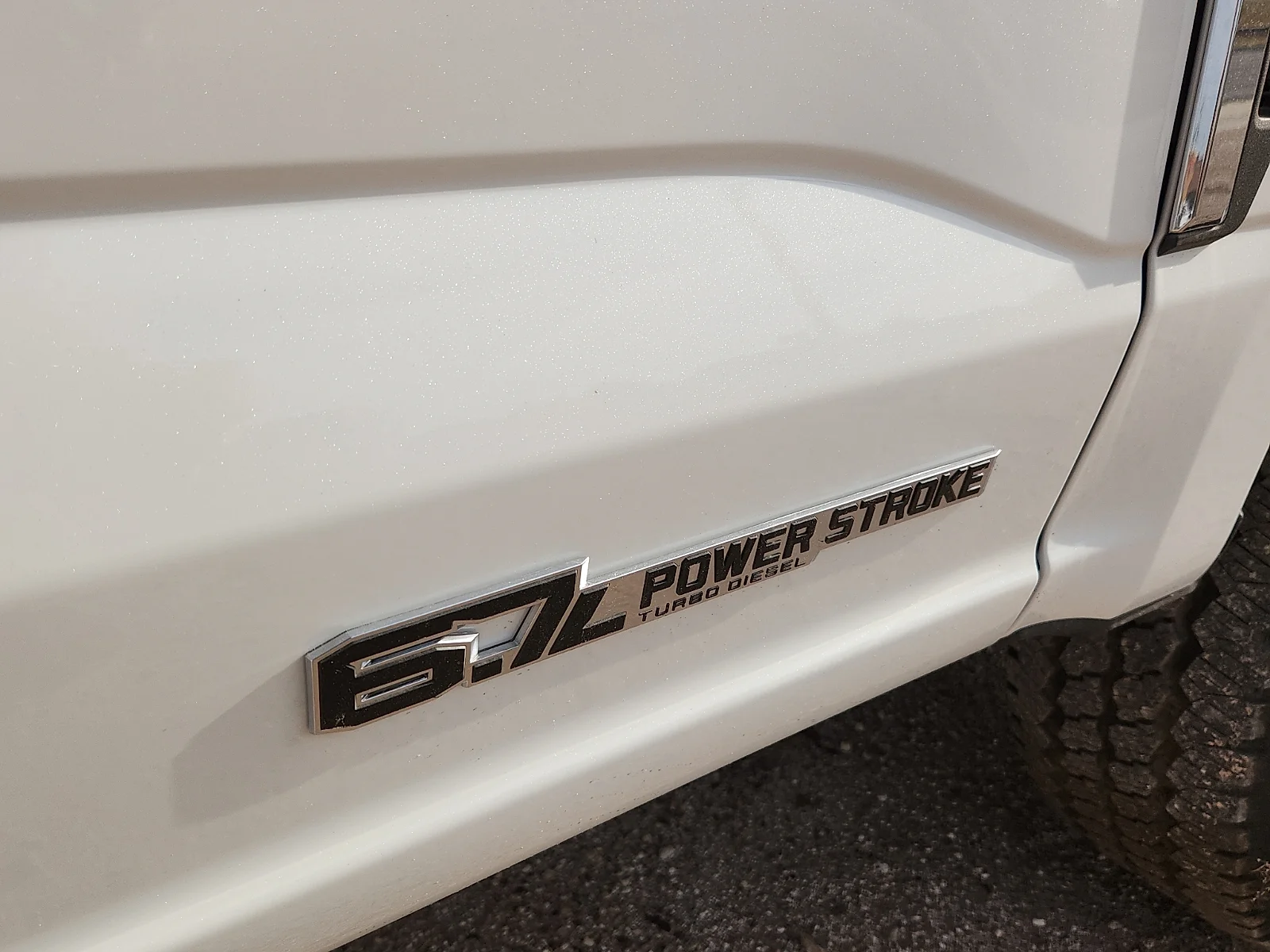 New 2026 Star White Metallic Tri-Coat Ford Lariat image 11