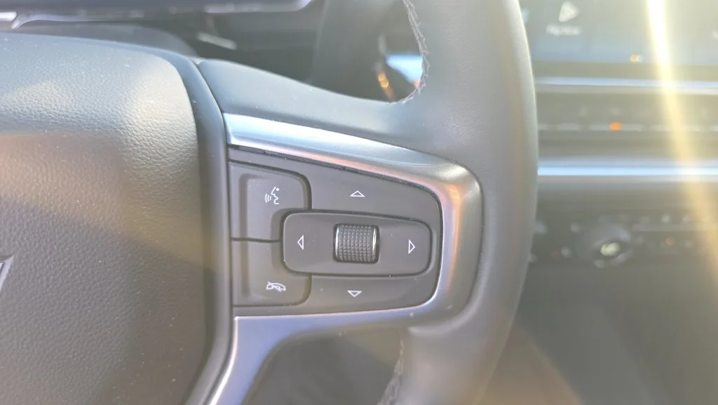 Used 2025 Gray Chevrolet LT image 17