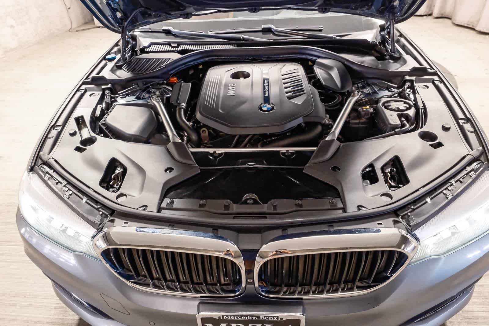 Used 2019 Bluestone Metallic BMW 540i image 32