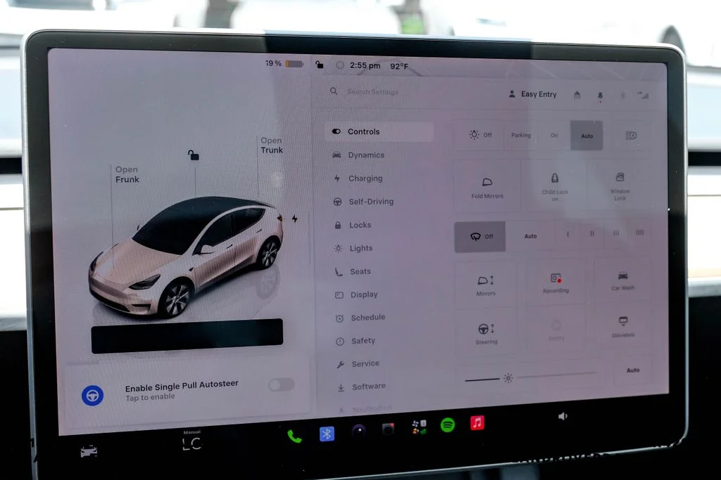Used 2023 White Tesla Long Range image 22