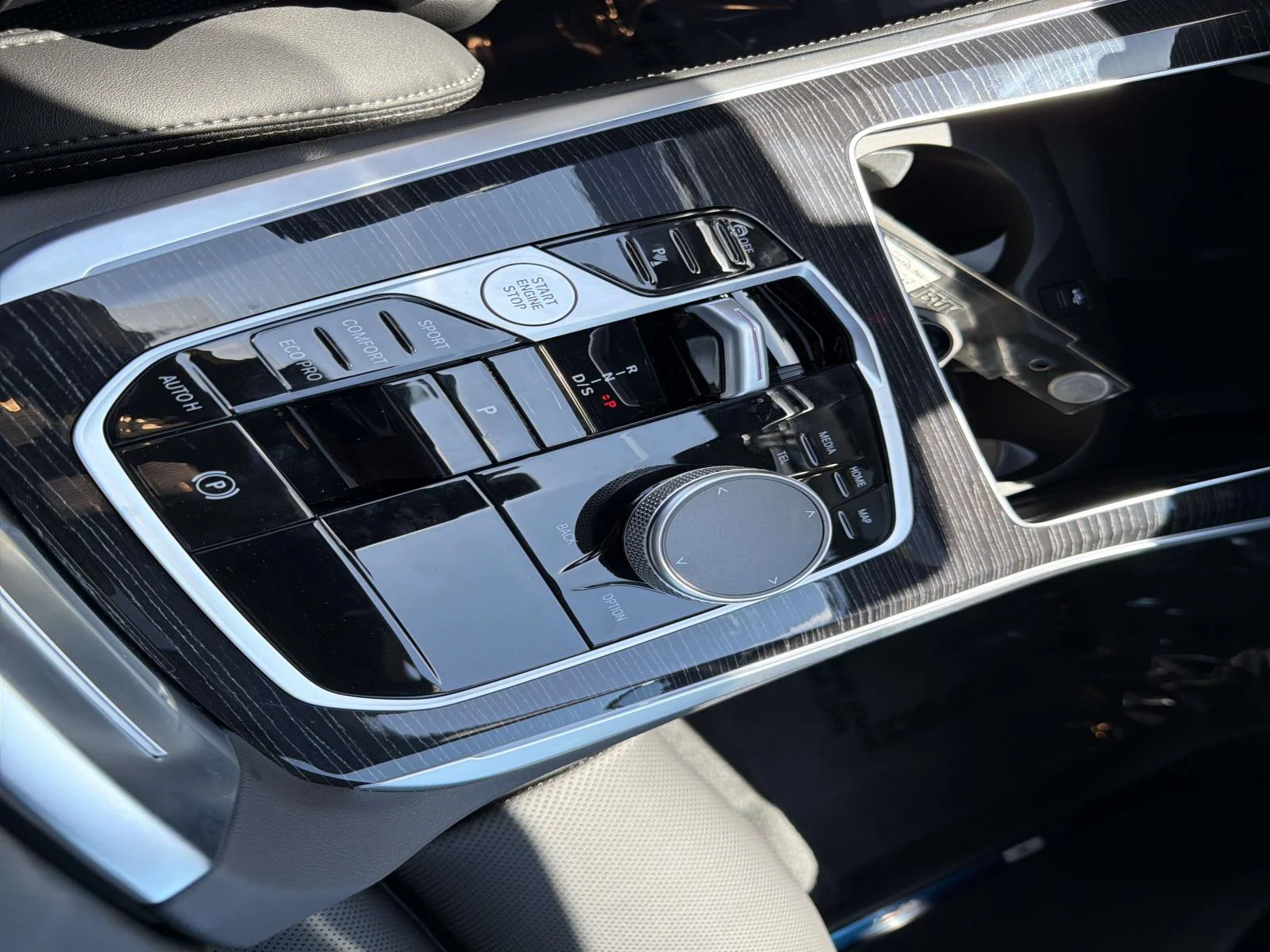 New 2026 Gunmetal II Metallic BMW sDrive40i image 23