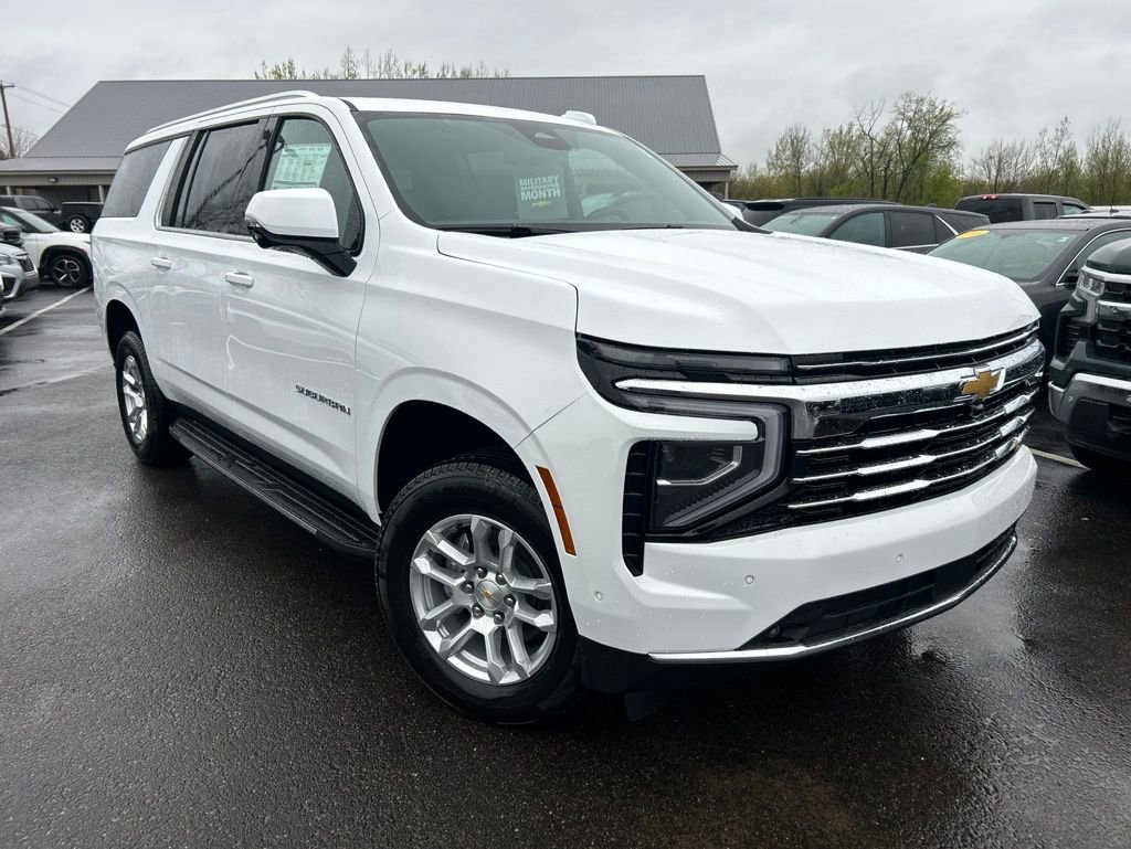 2026 Chevrolet Suburban LT 4WD's photo