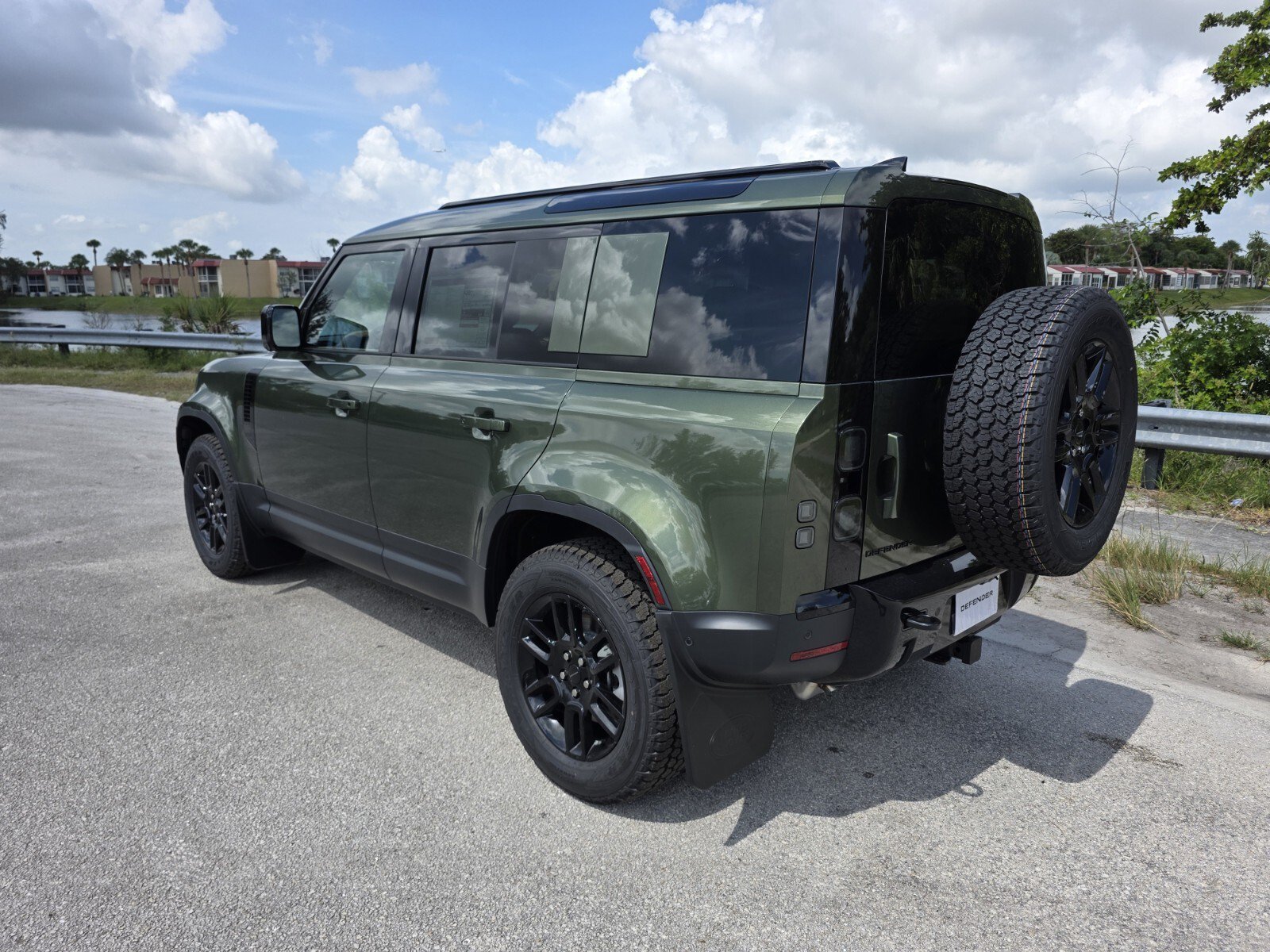 New 2026 Woolstone Green Land Rover P300 S image 2