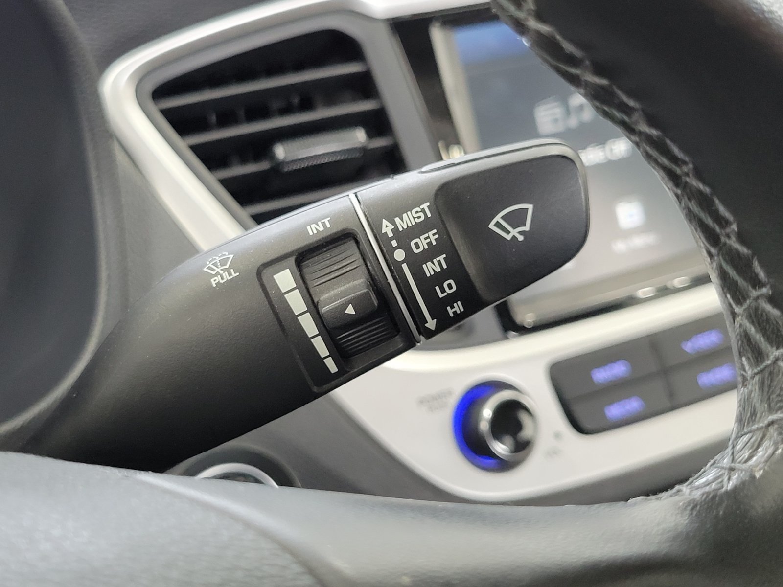 Used 2022 White Hyundai Limited image 19