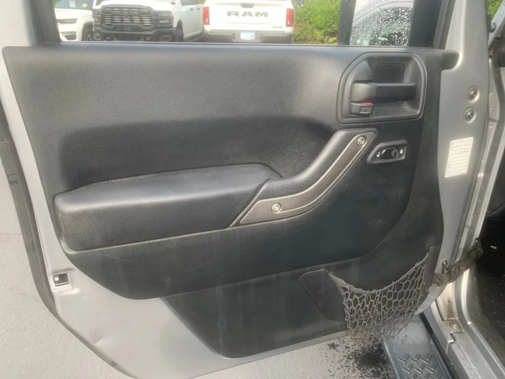 Used 2018 Billet Silver Metallic Clearcoat Jeep Unlimited Sport image 10