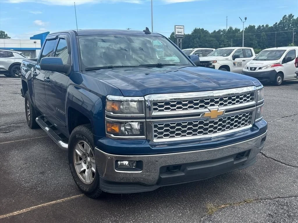 Used 2015 DEEP OCEAN BLUE METALLIC Chevrolet LT image 5