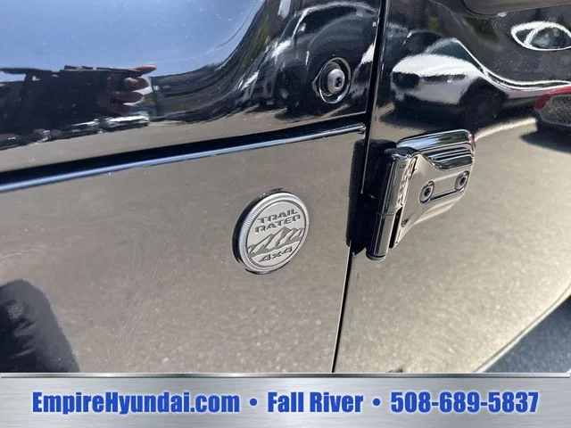Used 2025 Black Jeep Sahara image 12