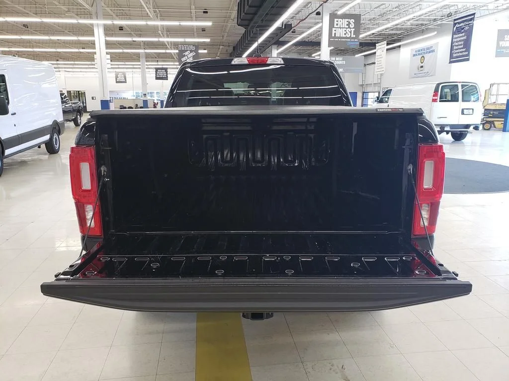 Used 2023 Black Ford XLT image 9