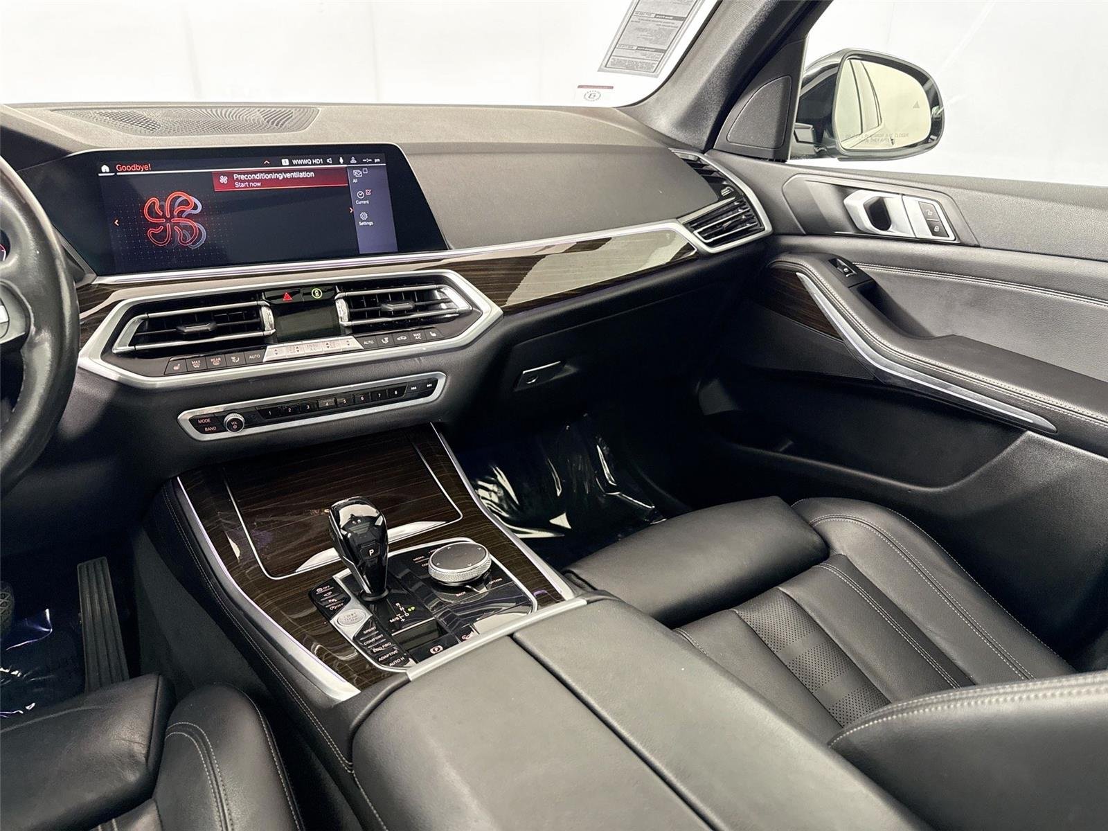 Used 2019 Black Sapphire Metallic BMW xDrive40i image 33