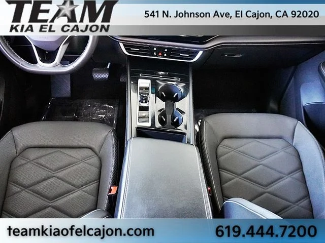 Used 2024  Volkswagen 2.0T SE w/Technology image 20