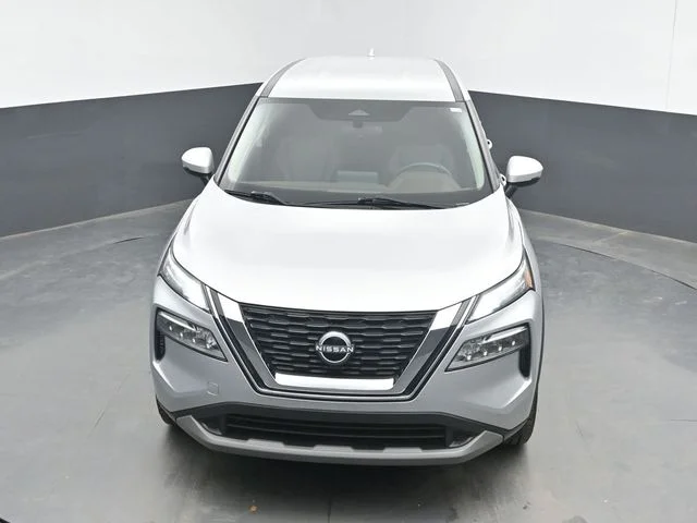 Used 2022 Silver Nissan SV image 13