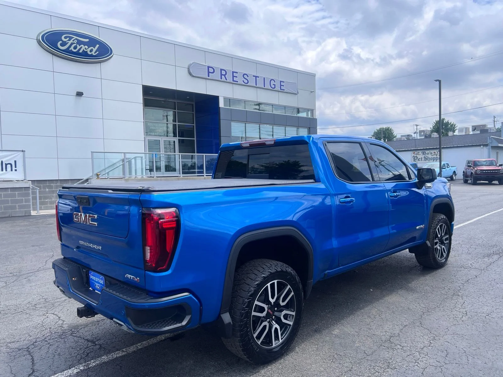 Used 2024 Blue Metallic GMC AT4 image 8