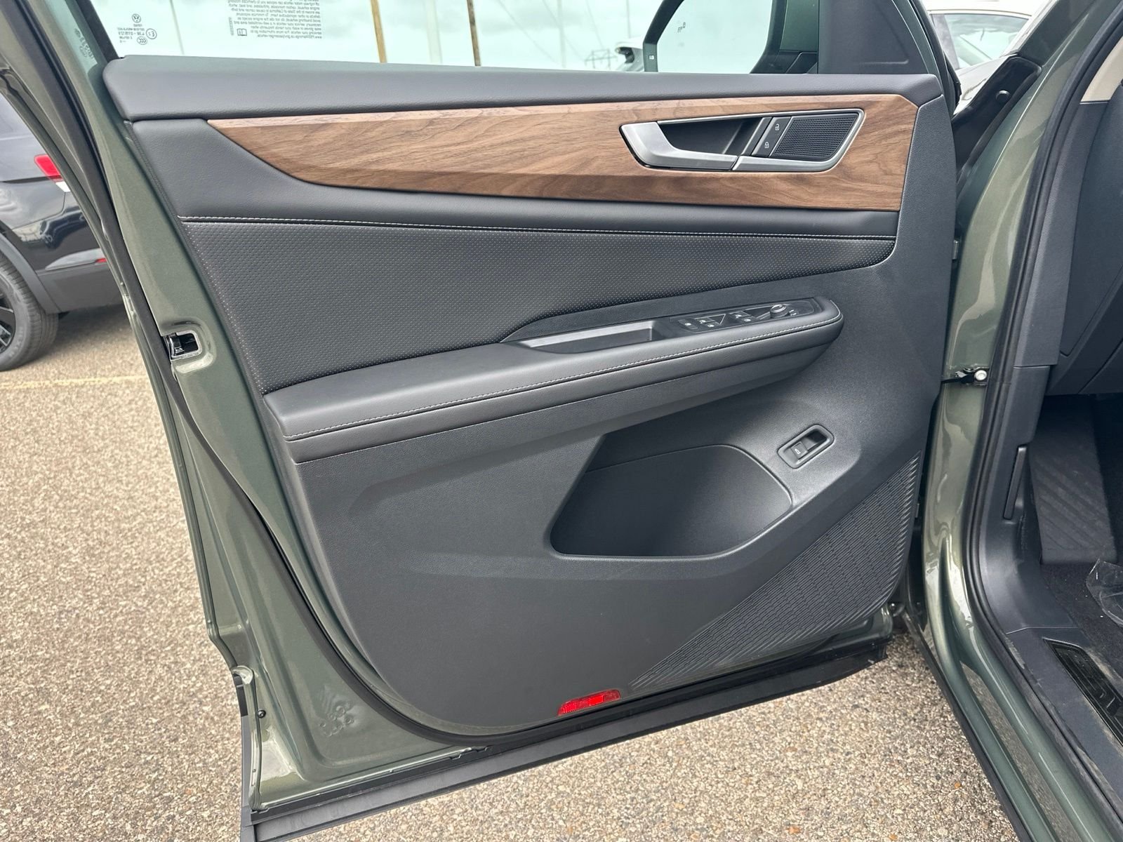 New 2026 Green Volkswagen 2.0T SE w/Technology image 15