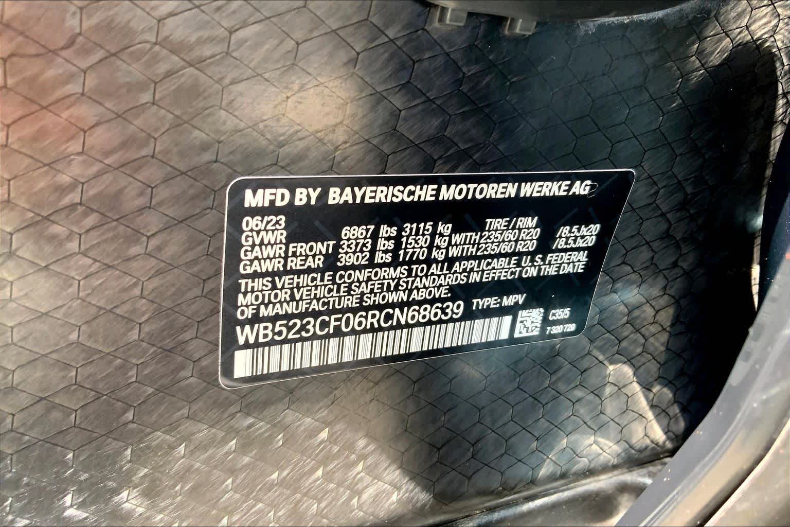 Used 2024 Blue Ridge Mountain Metallic BMW xDrive50 image 31