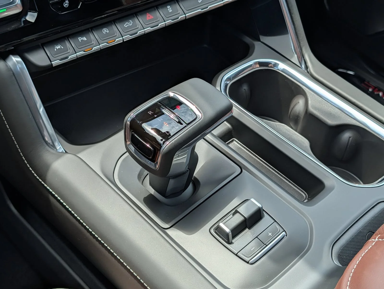 New 2026 Glacier White Tricoat GMC Denali Ultimate image 12