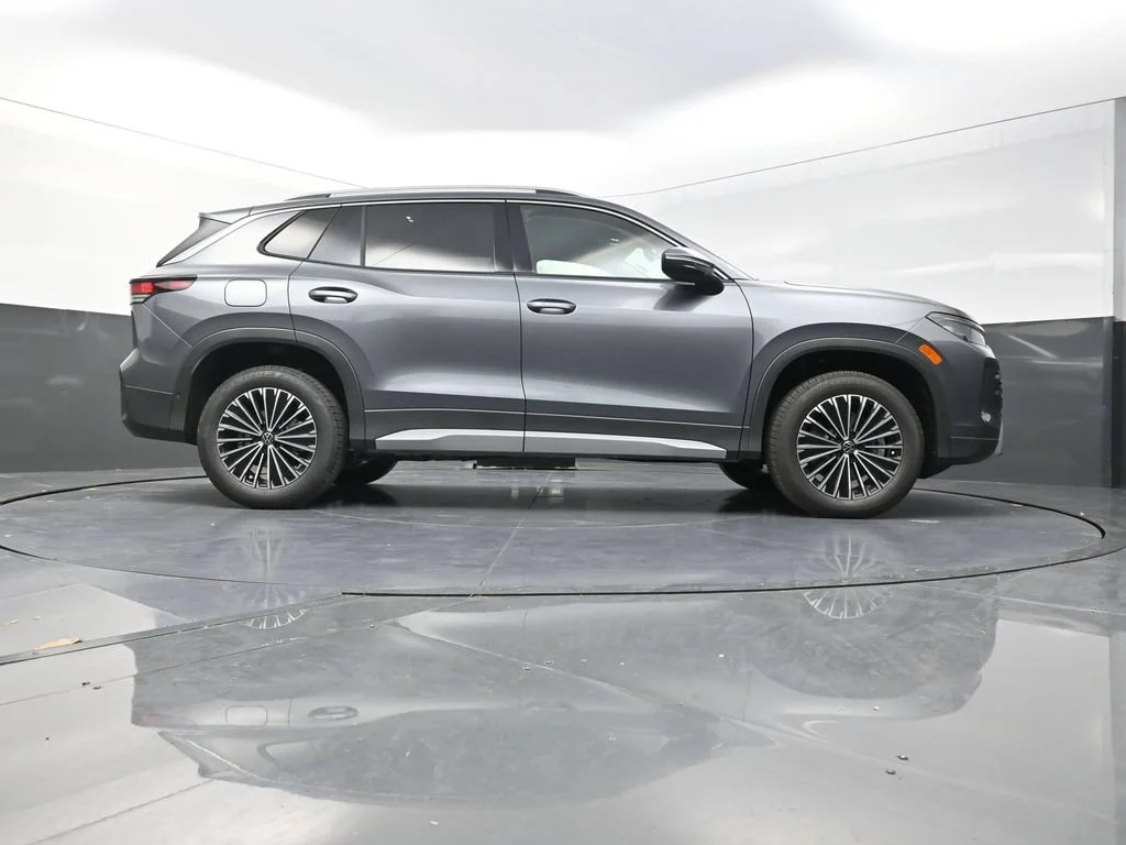 Used 2026  Volkswagen S image 28