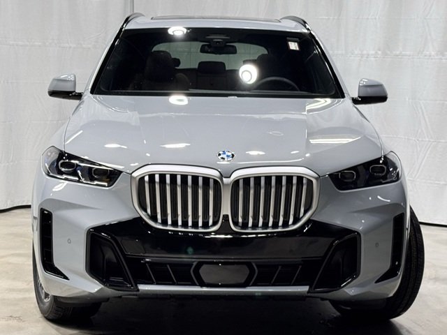 Used 2026 Brooklyn Grey Metallic BMW xDrive40i image 2