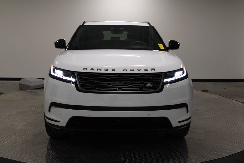 Used 2025 White Land Rover S image 10
