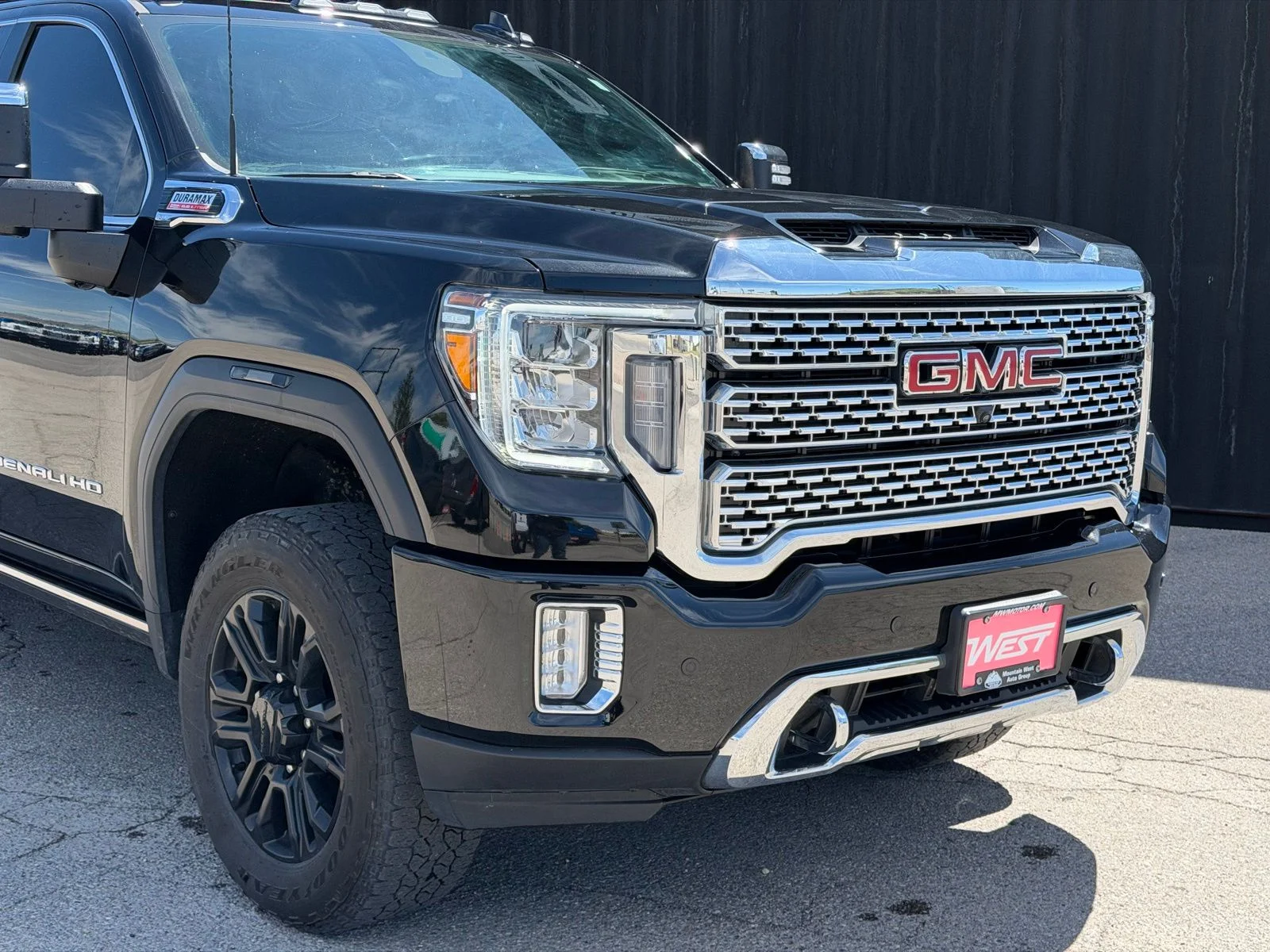 Used 2023 Black GMC Denali image 3