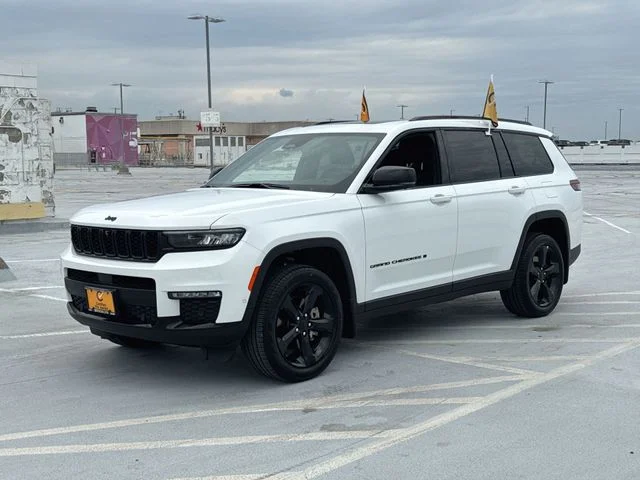 Certified Used 2025 White Jeep Limited image 4