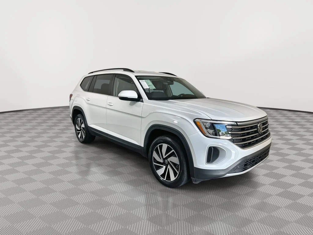 Used 2025 Gray Volkswagen 2.0T SE w/Technology image 2