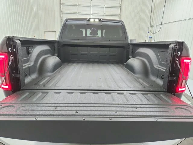 New 2026 Diamond Black Crystal Pearl-Coat Exterior Paint RAM Laramie image 52