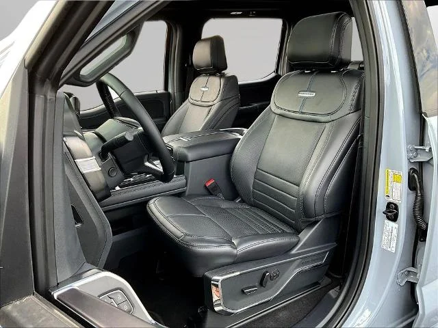 2026 Ford F-350 Super Duty Platinum - Photo 62
