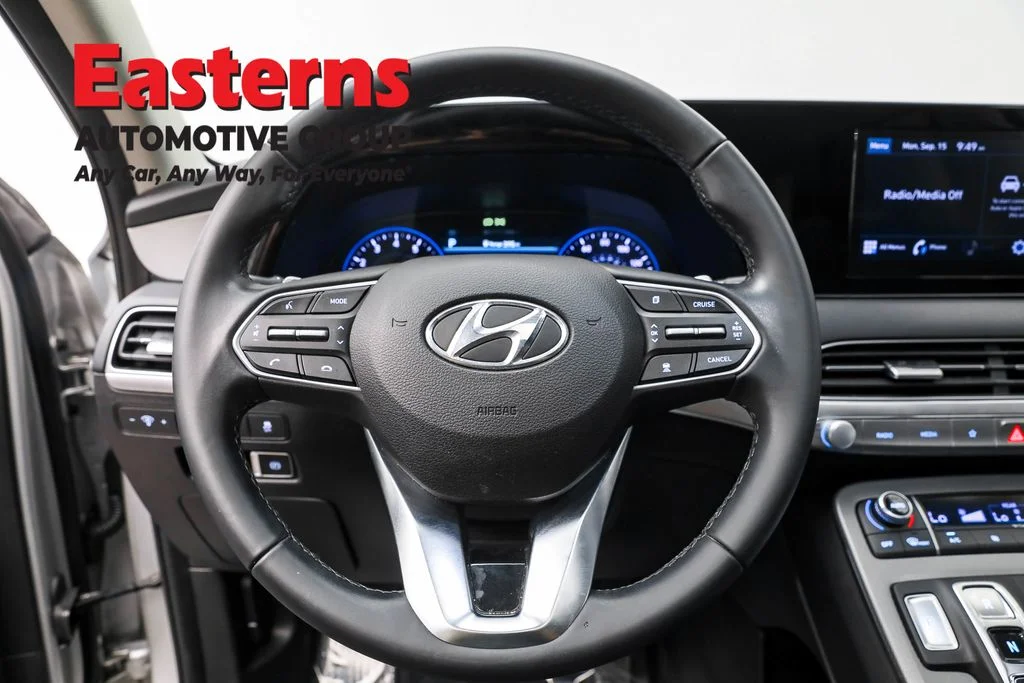 Used 2022 Silver Hyundai SEL image 10