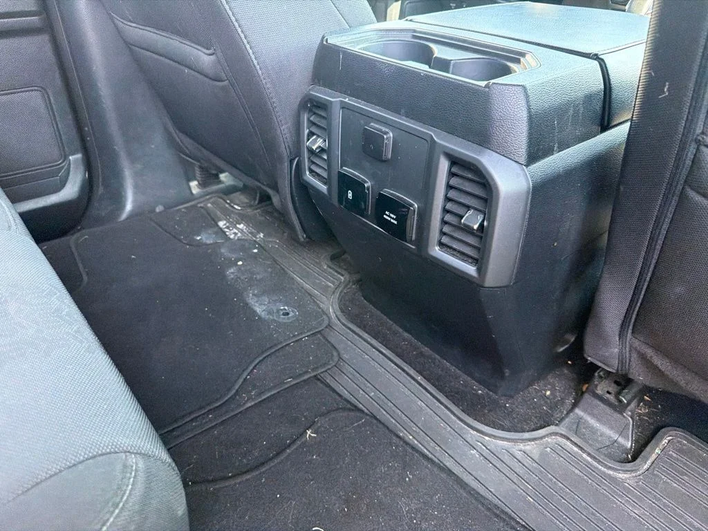 Used 2020 Black Ford XLT image 26
