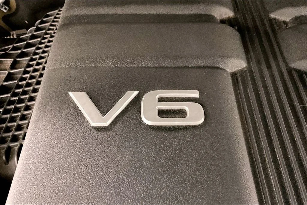Used 2022 Blue Nissan SV image 32