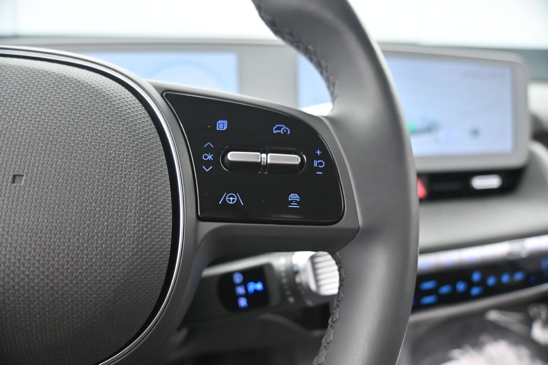 Used 2024 Digital Teal Hyundai SEL AWD image 24