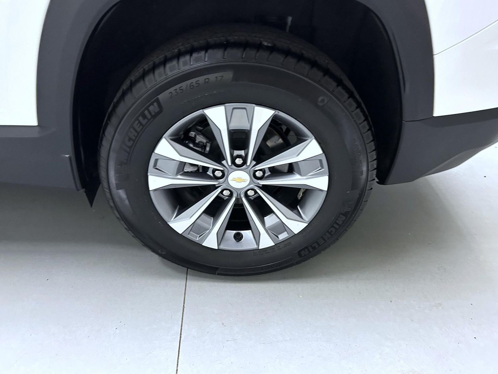 Used 2025 White Chevrolet LT image 22