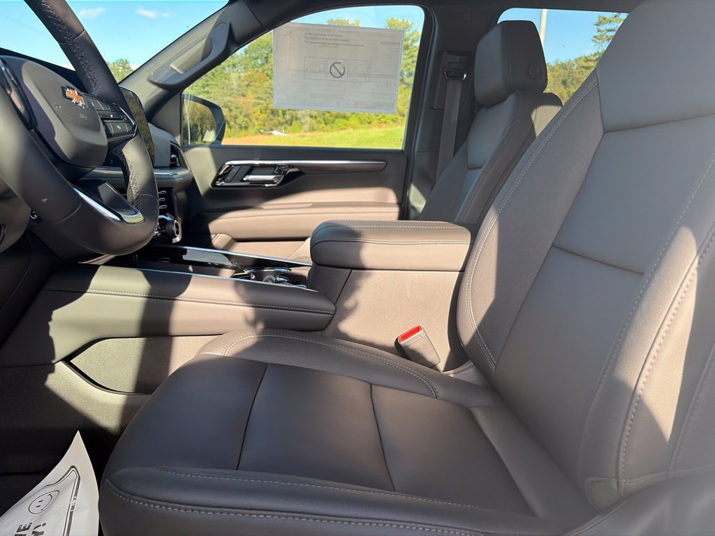 2026 Chevrolet Suburban LT - Photo 14