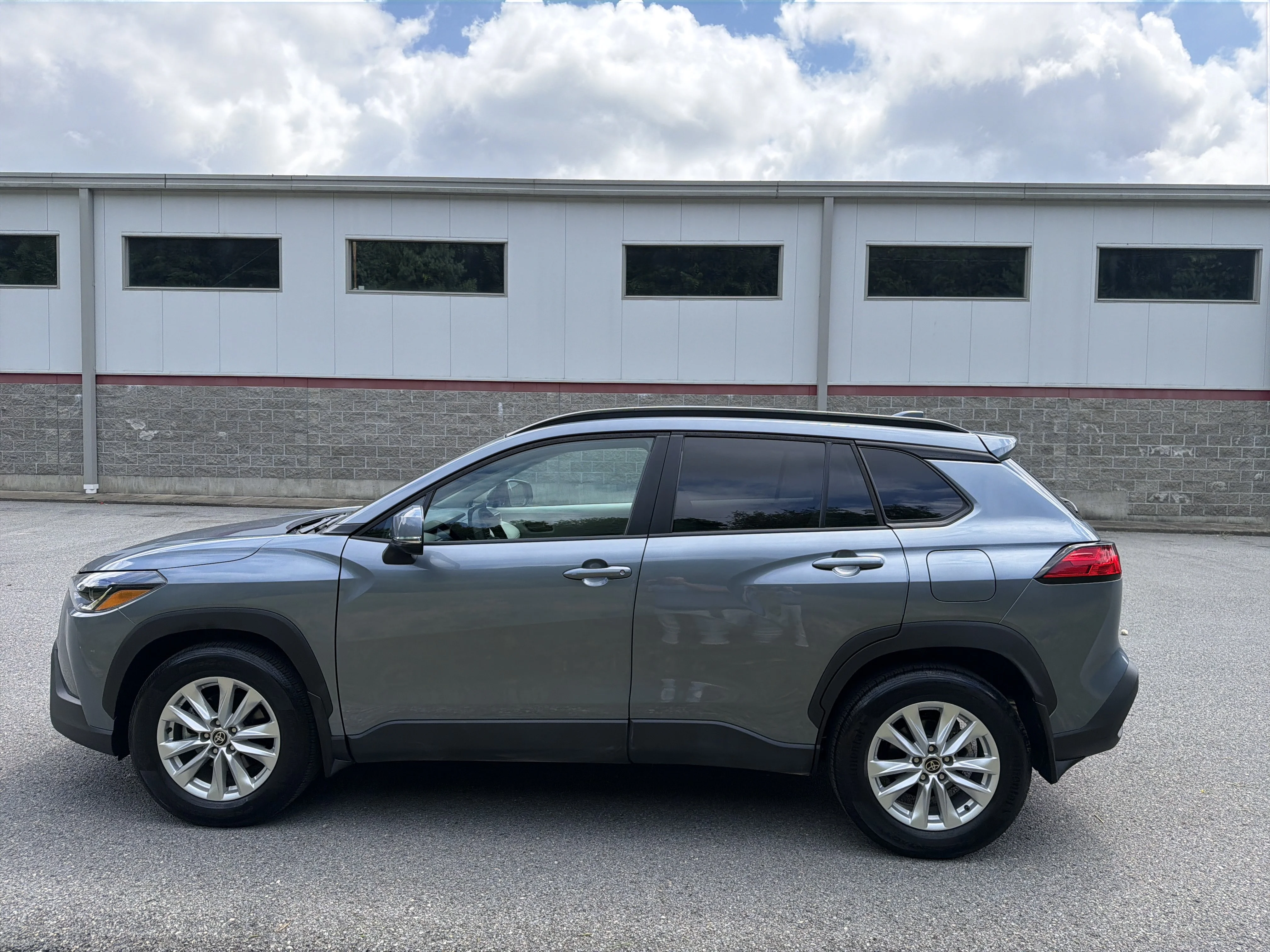 Used 2023 Celestite Toyota LE image 6