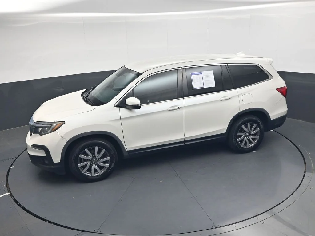 Used 2019 White Diamond Pearl Honda EX image 24