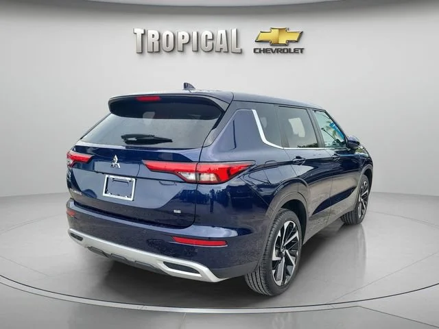 Used 2024 Black Mitsubishi SE image 3