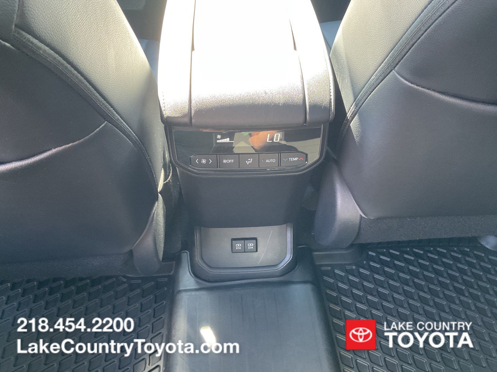 Used 2020 Blizzard Pearl Toyota XLE image 17