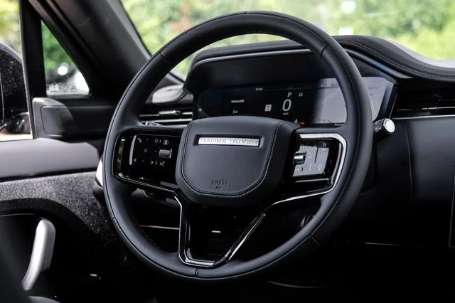 New 2026  Land Rover Dynamic SE image 19